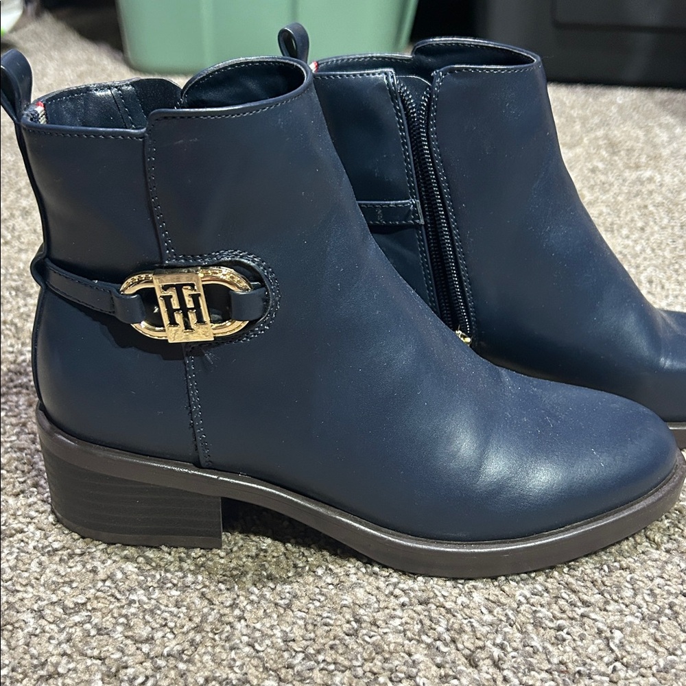 Tommy Hilfiger Women’s Navy Blue Ankle Boots – Size 6M, Brand New